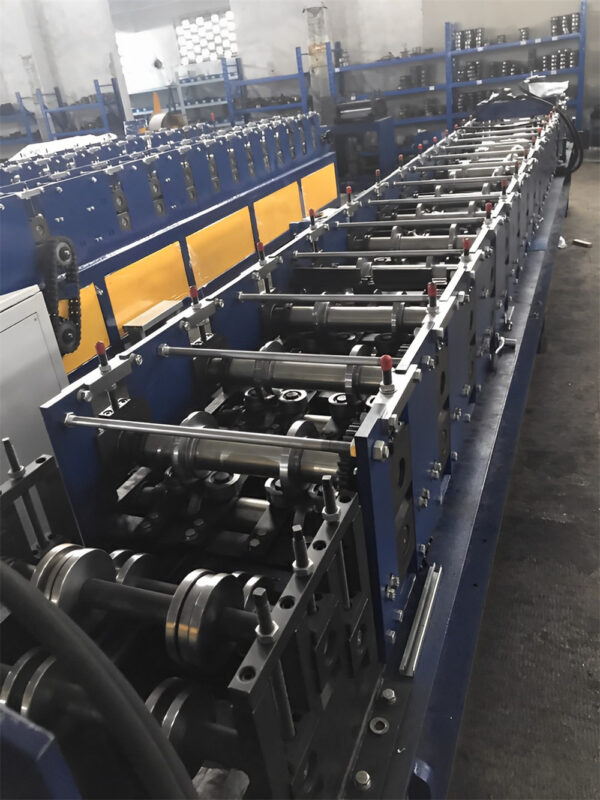 2 profile in 1 roll forming machine - Imagen 3