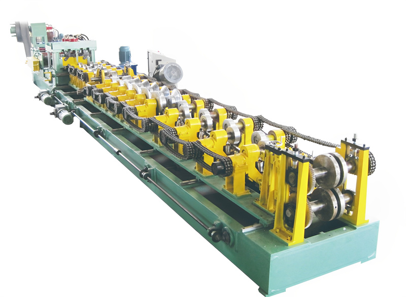 Máquina formadora de rollos intercambiables CZ Purlin