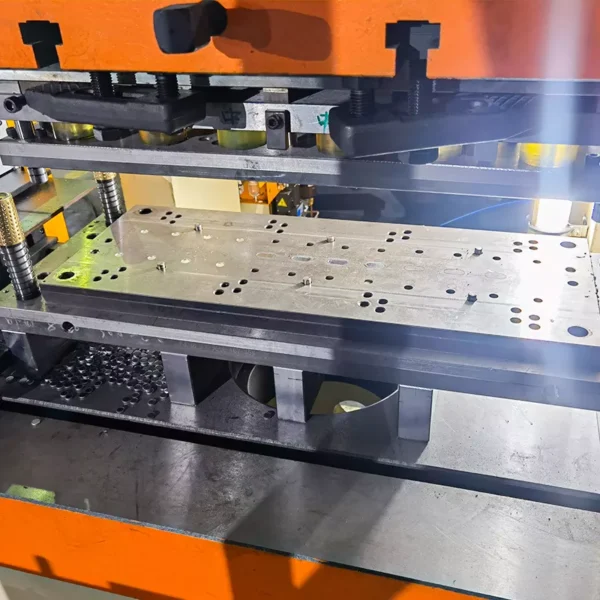 Máquina formadora de rollos C Strut Channel C41