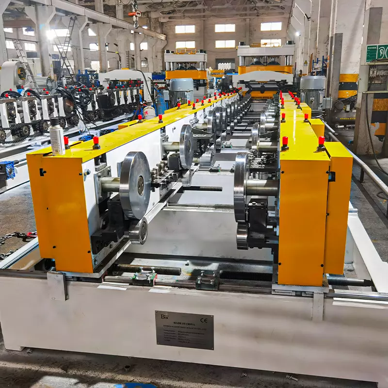 Máquina perfiladora de bandeja portacables
