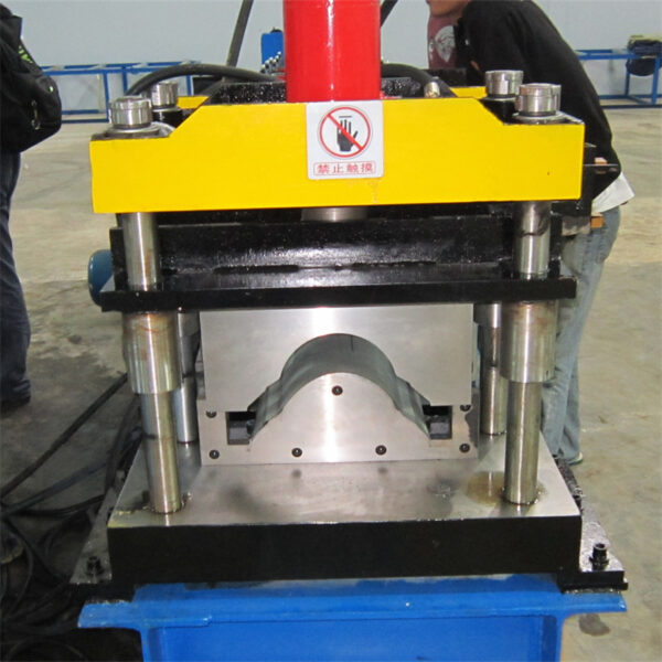 Ridge Cap roll forming machine - Imagen 2