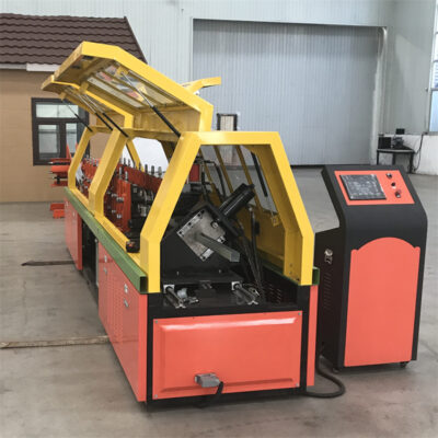Máquina formadora de rollos de acero de quilla