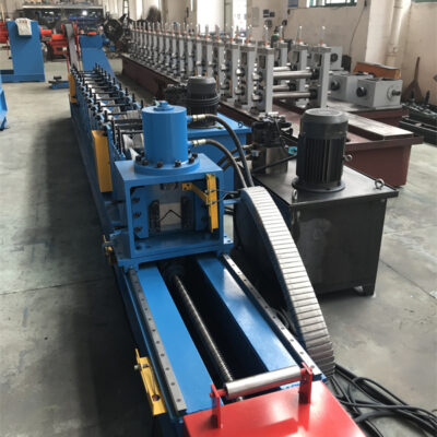 Máquina formadora de rollos en ángulo L