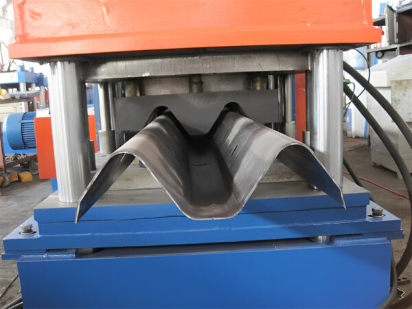 Two waves highway guardrail machine - Imagen 5
