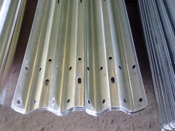 Two waves highway guardrail machine - Imagen 7