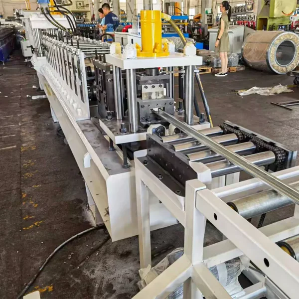 Máquina formadora de rollos de riel DIN
