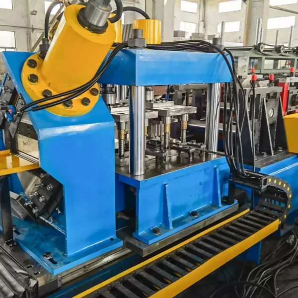Máquina formadora de rollos de acero de calibre ligero