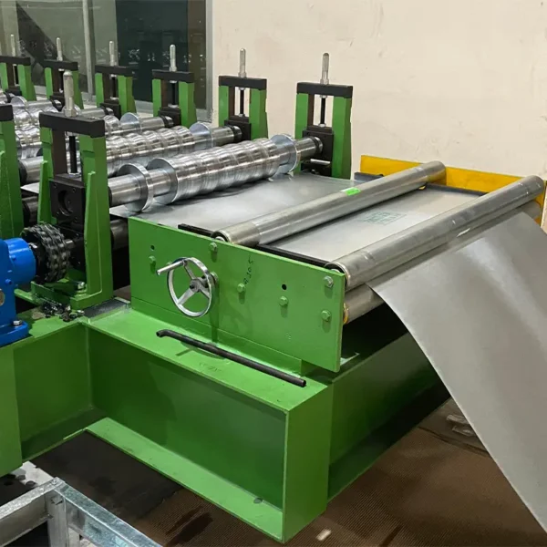 Máquina formadora de rollos de lámina corrugada de ancho