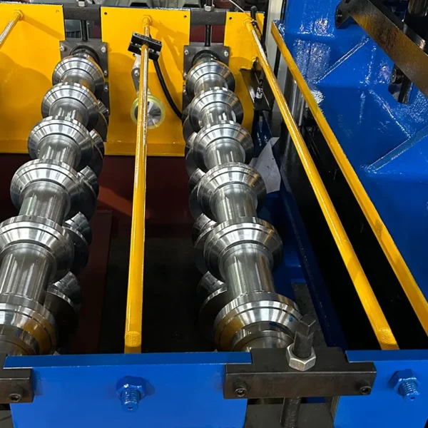 máquina perfiladora de paneles de techo